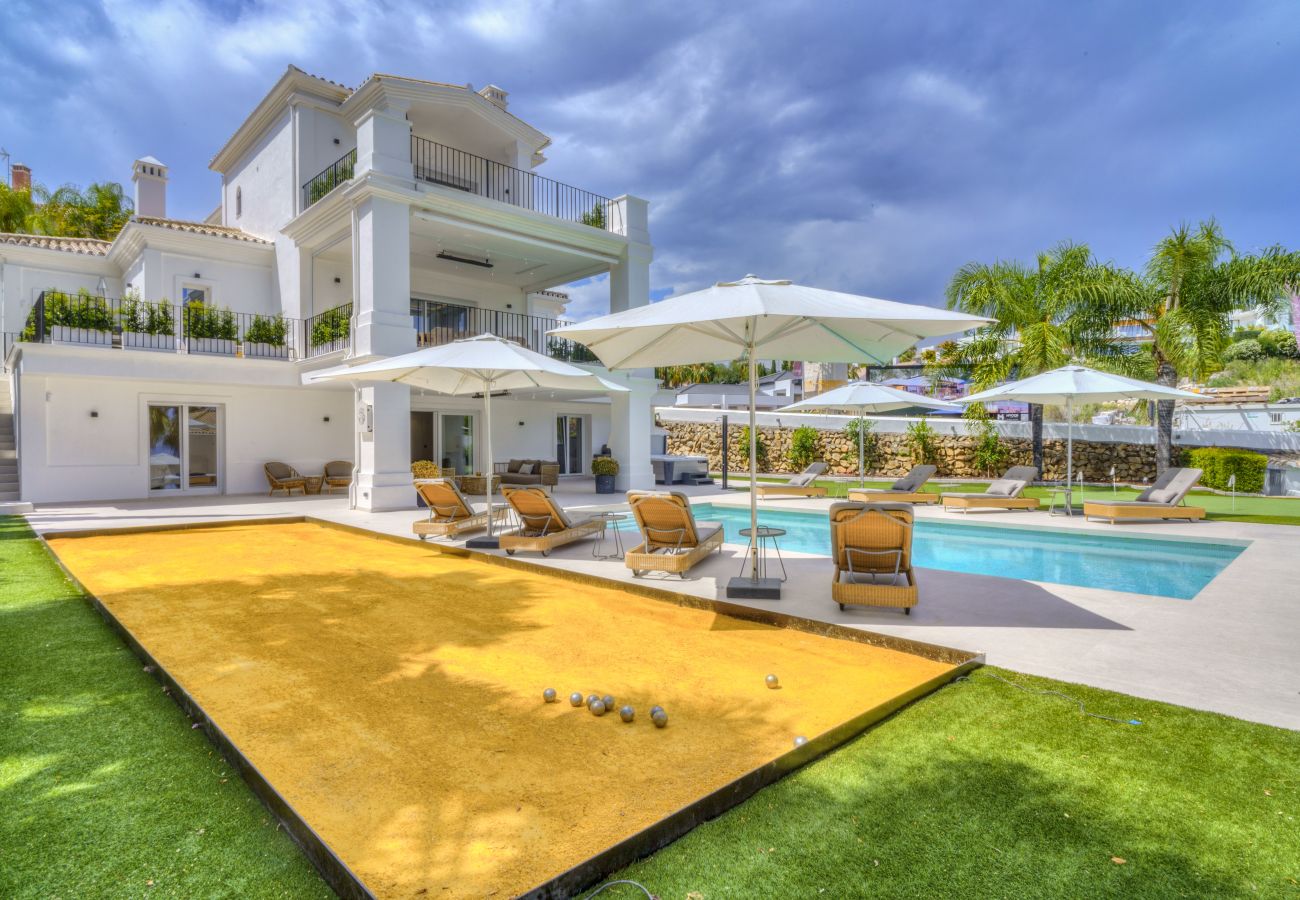 Villa in Nueva Andalucia -  Villa La Petanque (R2739026)