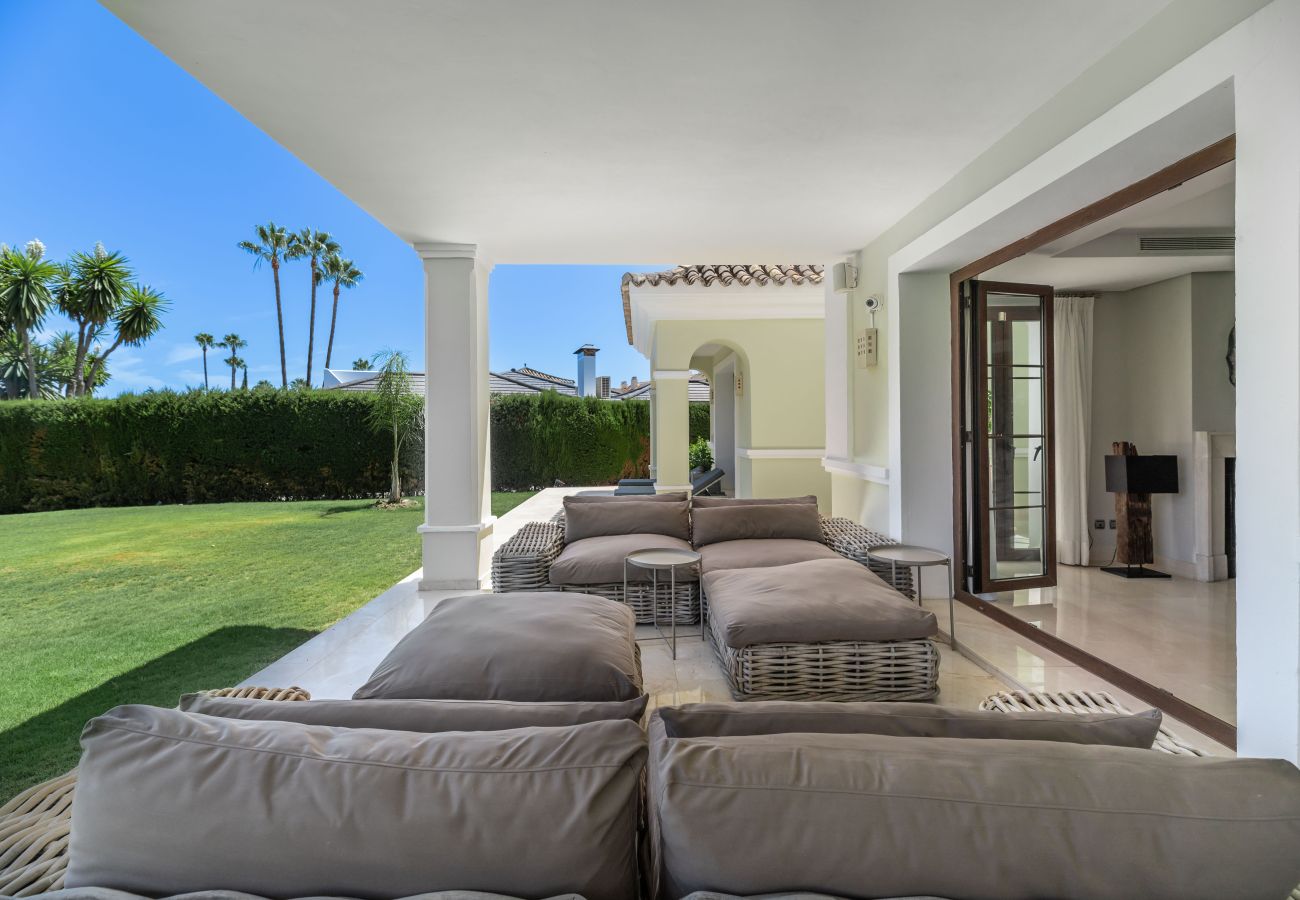 Villa in Nueva Andalucia - Villa Michelle 