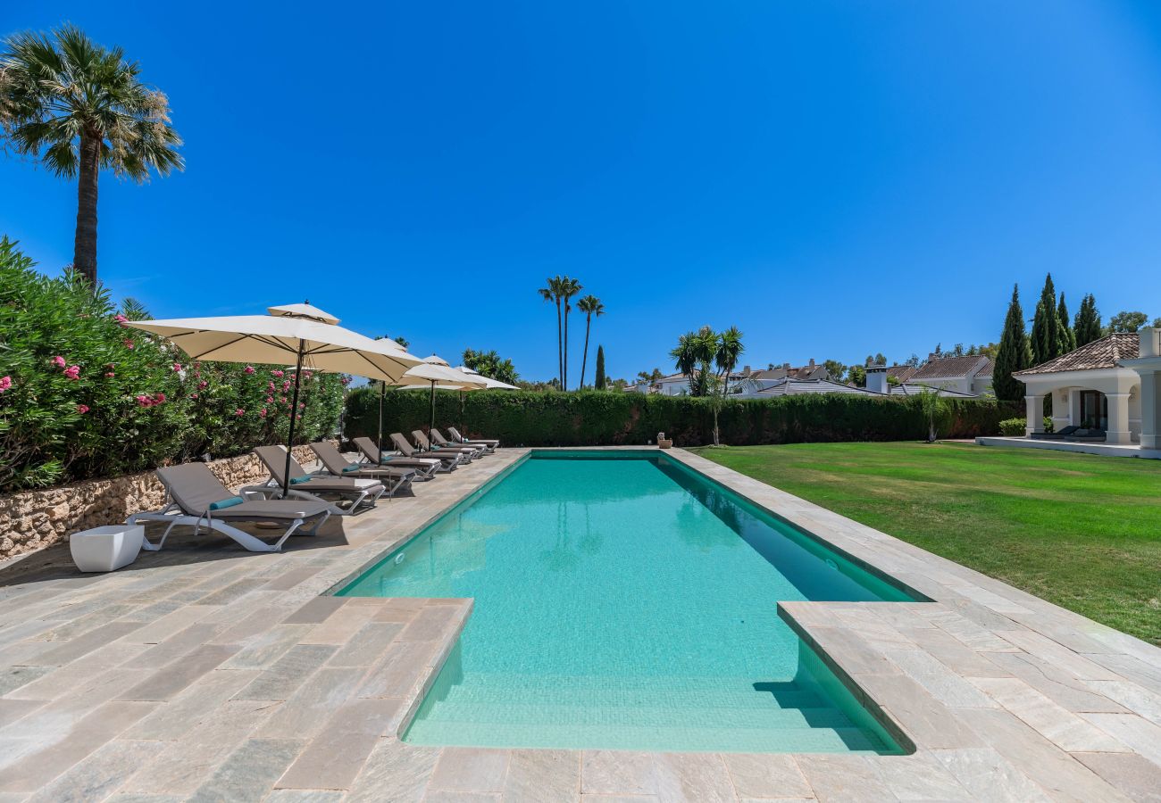 Villa in Nueva Andalucia - Villa Michelle 