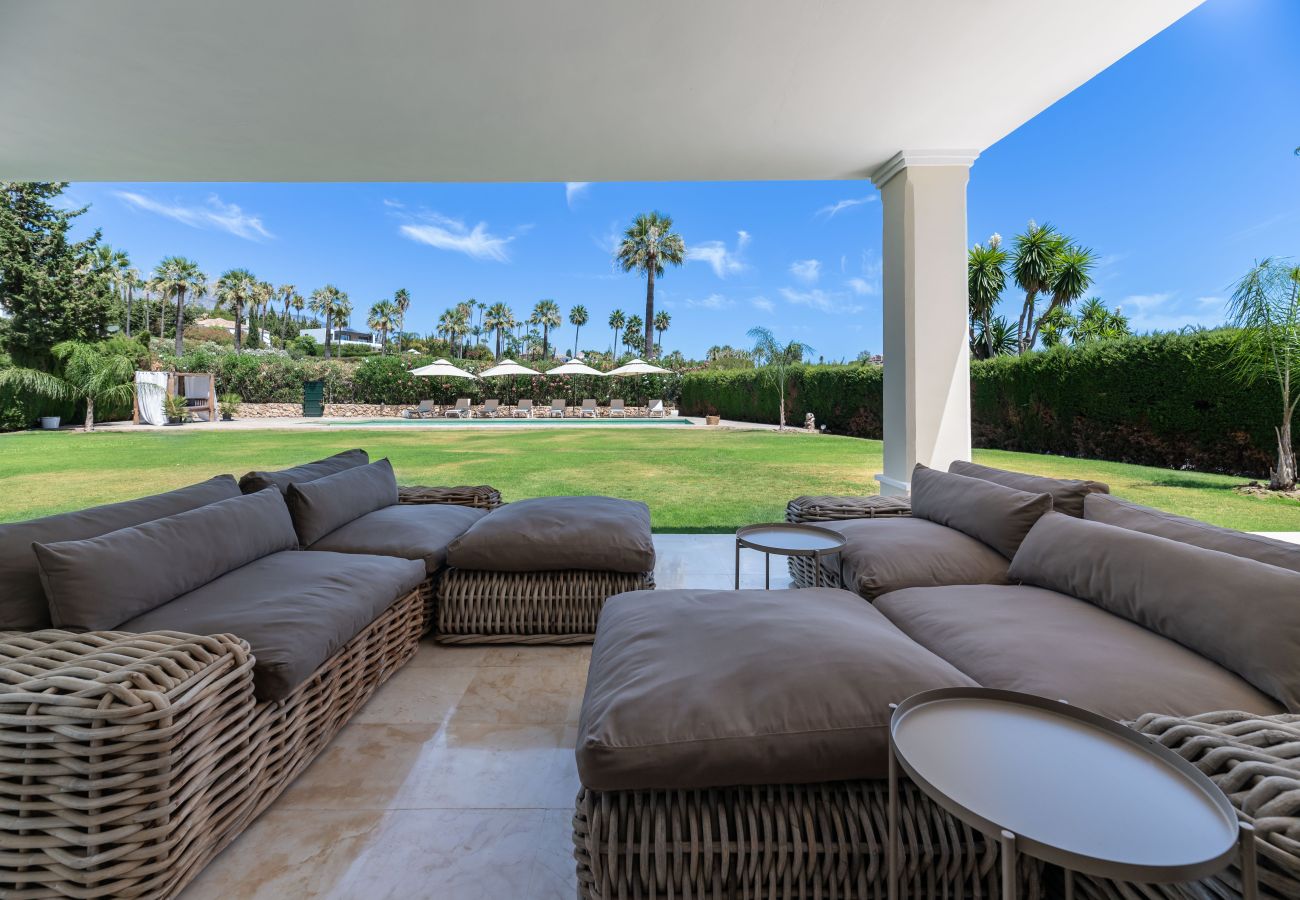 Villa in Nueva Andalucia - Villa Michelle 